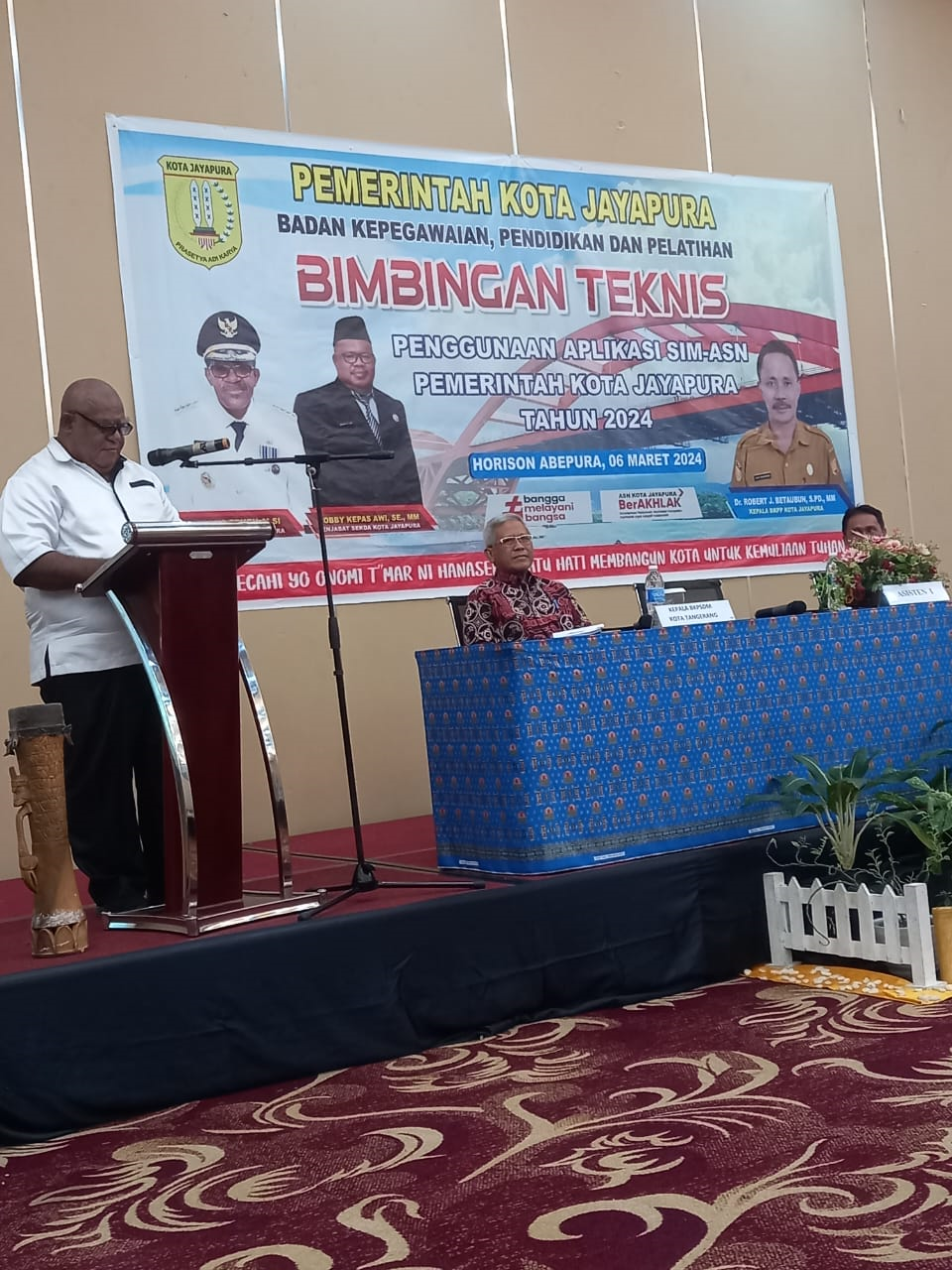 SAMBUTANASISTEN I MEWAKILI WALIKOTA JAYAPURA SEKALIGUS MEMBUKA KEGIATAN SECARA RESMI